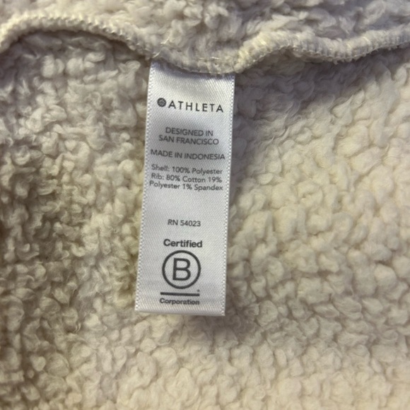 Athleta Tugga Sherpa Jacket, size large. - Picture 9 of 9